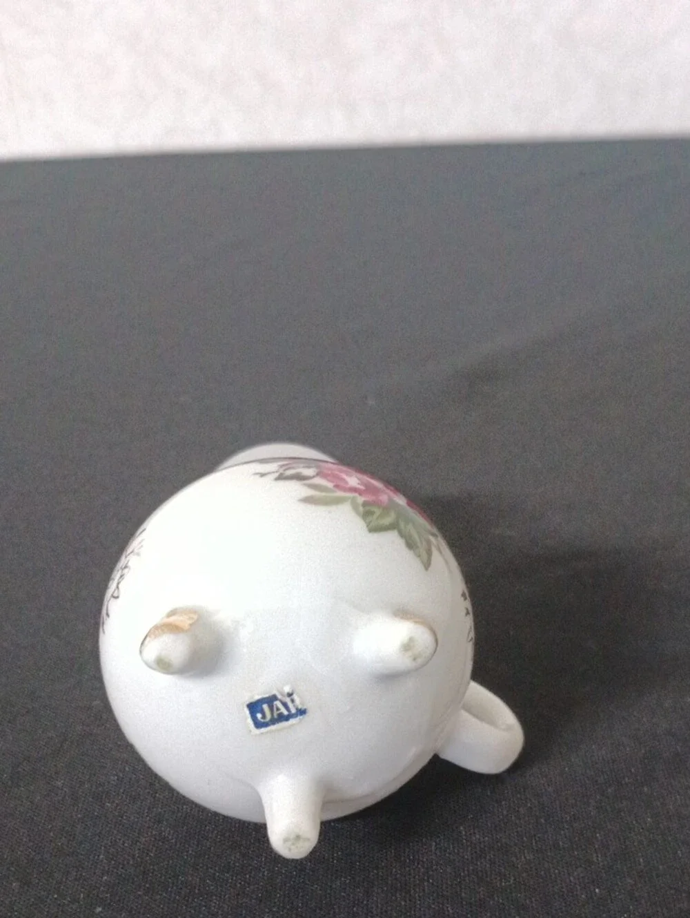 Vintage-Style White Floral Mini Oil Lamp with Frosted Glass Chimney